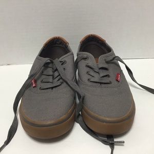 Levi’s canvas sneakers size 4.